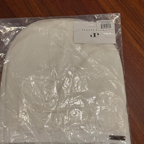 Grace Eleyae Off White Adjustable Satin-Lined Cap - NWT - Picture 4 of 5